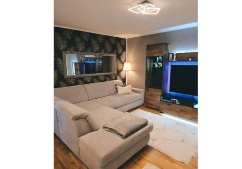 zentrale Design-Ferienwohnung mit Balkon und Stellplatz in Karlsruhe - APOLONIAliving