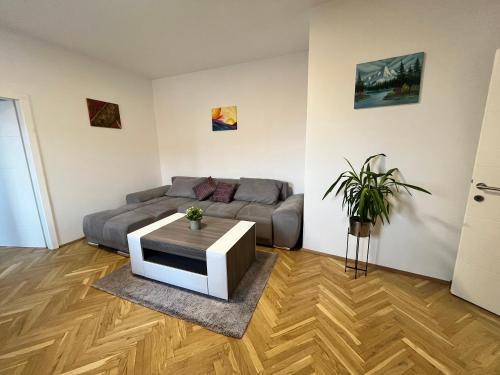 Zentrale Wohnung mit Parkplatz