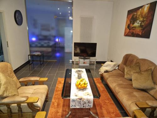 Zentrales City-Apartment mit Garage und Arbeitsplatz geeignet für Business und Familie