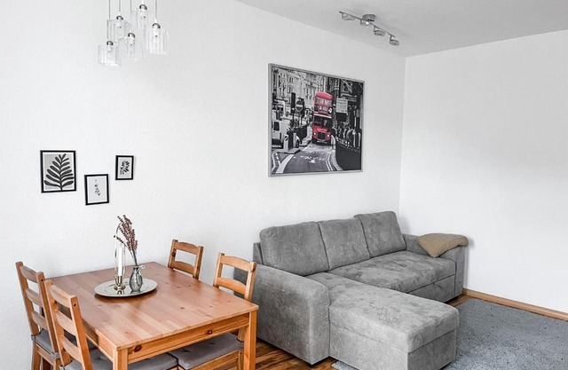 Zentrum, 4Personen, privater Parkplatz, WiFi, modern, ruhig