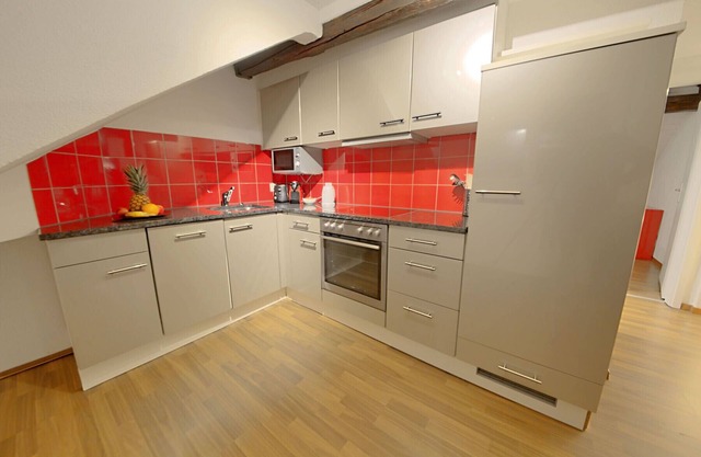 ZH Strawberry - Oerlikon Hitrental Apartment