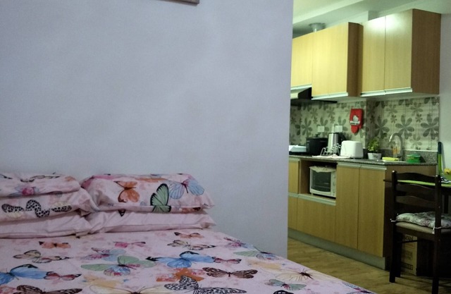 Zhamira's Condo near Airport & Malls, Clean & Comfy