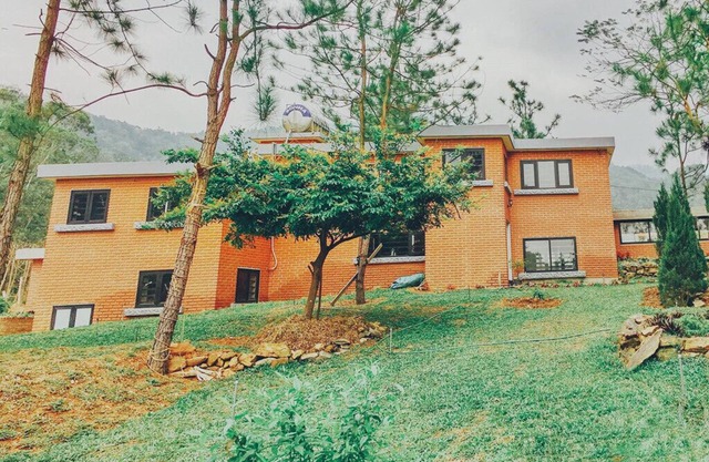 Zigzag House - Ulesa neighbor's house