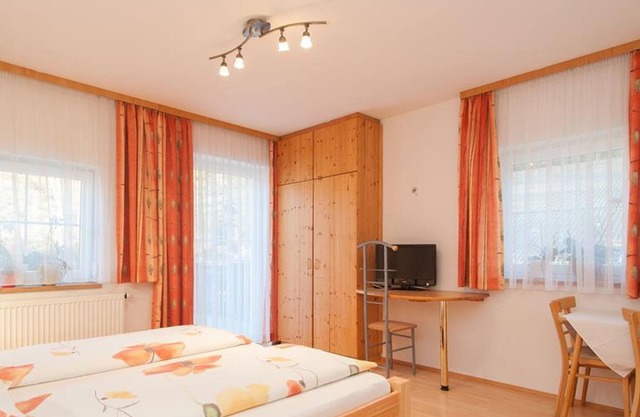 Zimmer 1 "familienzimmer" - Gasthof Lug ins Land