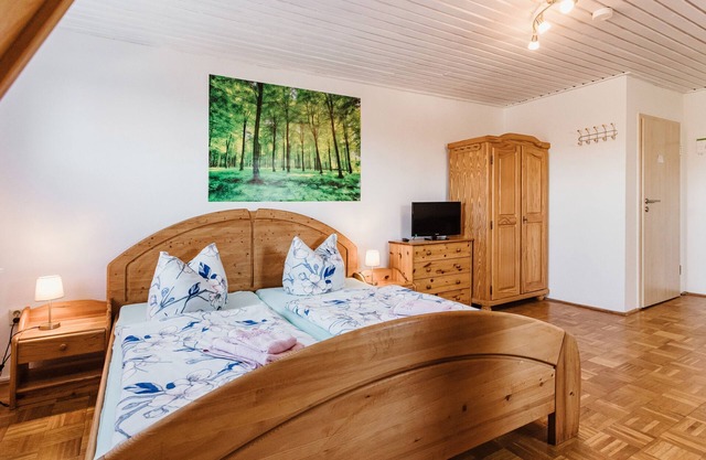 Zimmer 11 - Rebentisch - Hotel Ferienwohnungen Restaurant