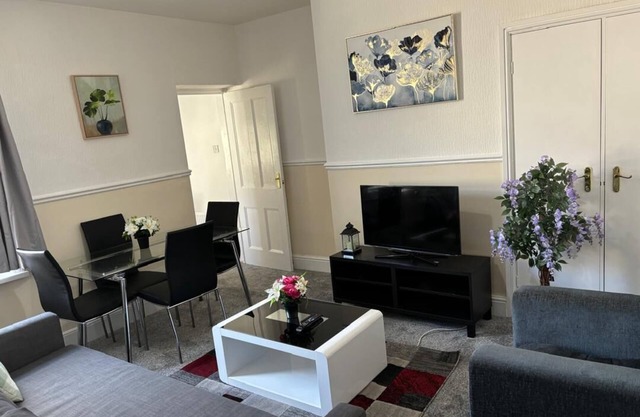 Zinoc Delight, free parking, at City centre, close to the sea & lovely places
