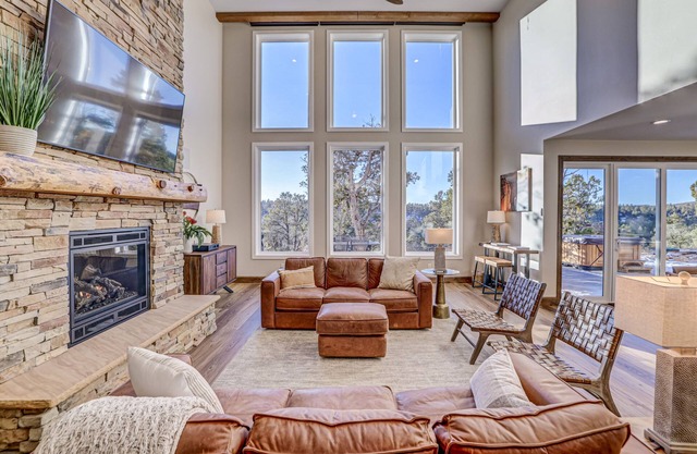 Zion Border 3,475 sq ft Retreat – 5BR En-Suite Baths, Trails & Canyon Views