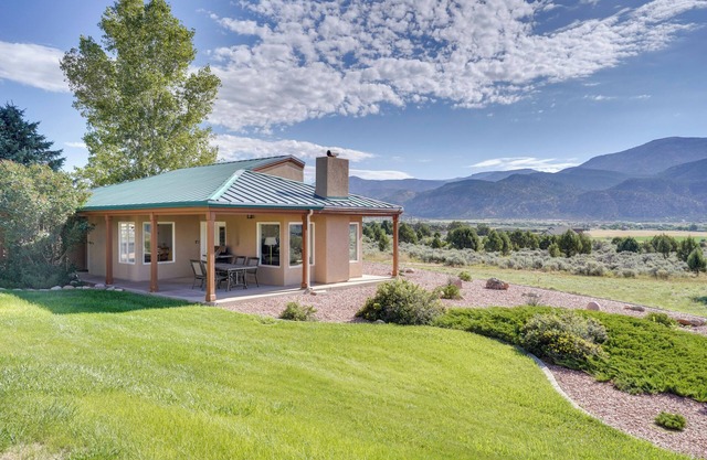 Zion Mountain Guest House w/Canyon Vistas!