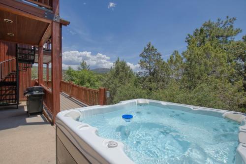 Zion Ridge- Game Room, Hot Tub, 9 beds, Sleeps 14