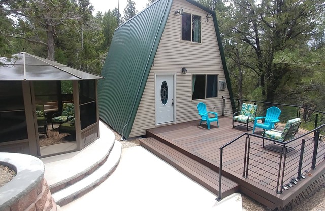Zion's Cable Mountain Trail Head Cabin sleeps 6 boarders East Zion National Park