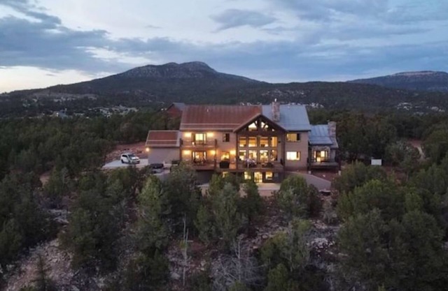 Zion Views- Kolob Cabin + Resort Access