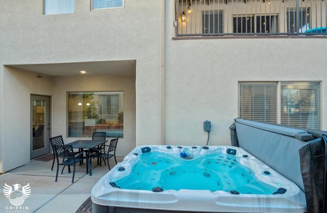 Zion Village Elements 2, Private Backyard Hot Tub