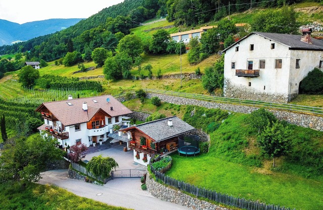 Zirbelholzapartement am Eingang des Grödnertals