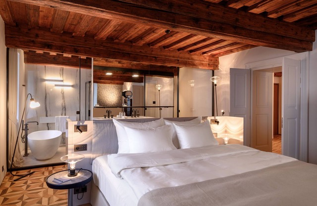 Zlata Ladjica Boutique Hotel