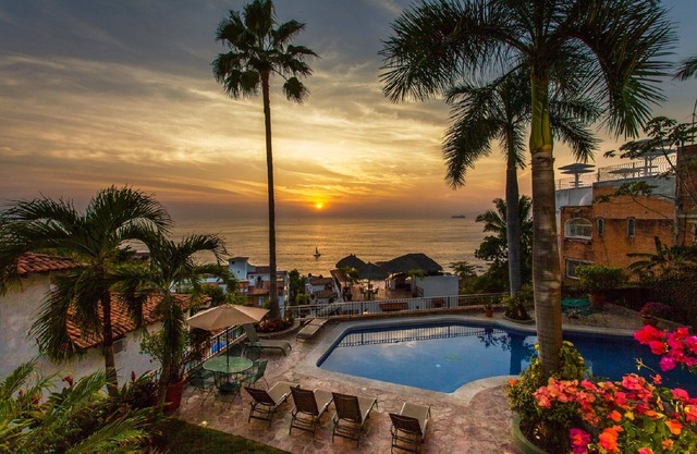 Zona Romantica. Beautiful Panoramic Ocean View