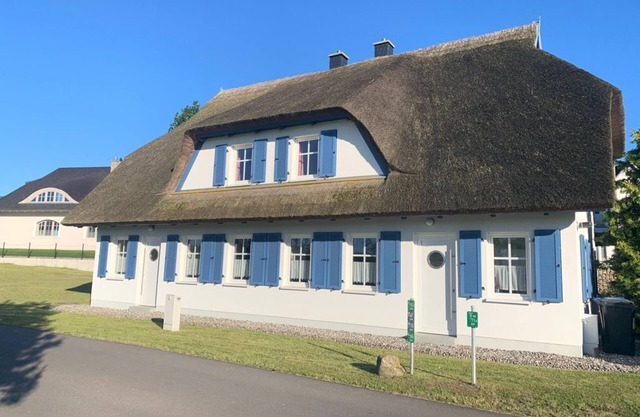 Zur Fischerwurt 8 - 8 room house