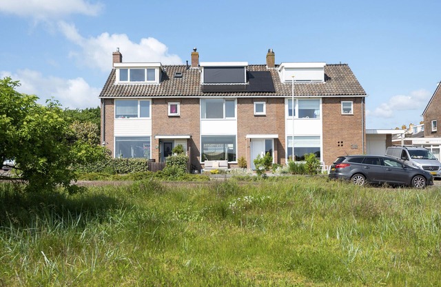Zwaansvoort Family House