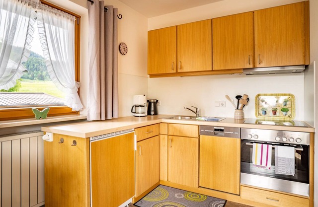 Zwei-Raum-Wohnung (7) Haus Resi, 50qm, Extra-Schlafzimmer, Küchenzeile, Balkon