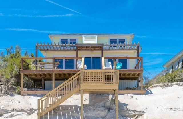 Zzzz's By The Seas - Oceanfront 3 BR cottage in Surf City! Dog Friendly!