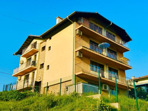 Batak House | Къща за гости Sunrise - Батак