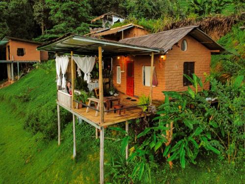 Mae Rim House | ตั้วบ้านดิน Tuabaandin