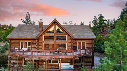 Castle Glen Estates House | 0.5mi to the Lake Deck w Views Poker Table Eagle Ridge Retreat by AvantStay