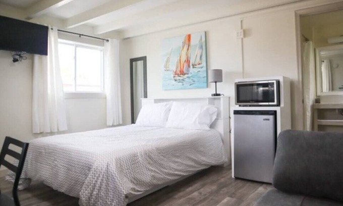 West Ocean City Resort | 06. Charming one-bedroom resort with pool