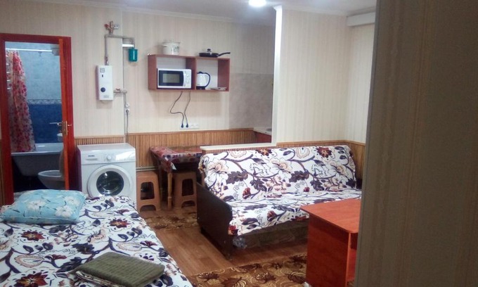 Mykolaiv Apartment | 1-я Слободская, 17А, угол проспекта Центрального, 3 дивана, Wi-Fi, отдельный вход.