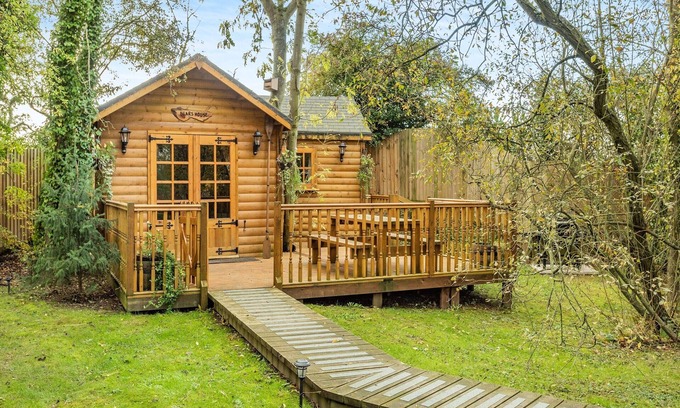 Newmarket Cottage | 1 bedroom accommodation in Cambridge