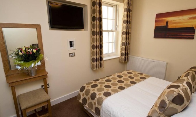 Scarborough Apartment | 1 Bedroom Apartment - 2nd Floor
