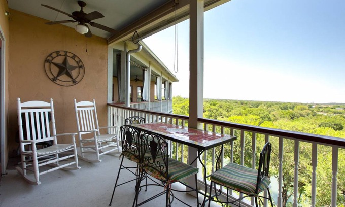 Gruene Apartment | 101 m² Apartment ∙ 3 bedrooms ∙ 6 guests