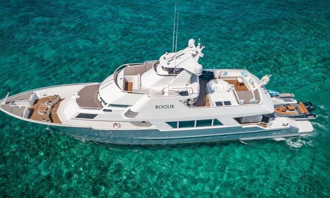 Exuma Boat Rental | 105 ft Expedition Trawler with Hot Tub