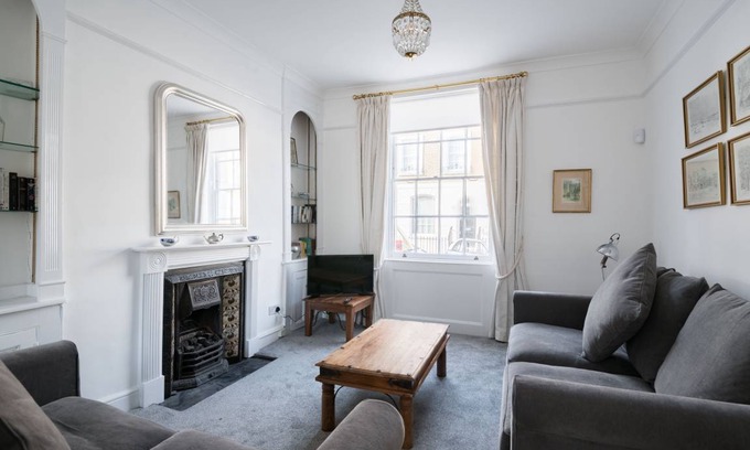 Belgravia House | 107 m² House ∙ 2 bedrooms ∙ 6 guests