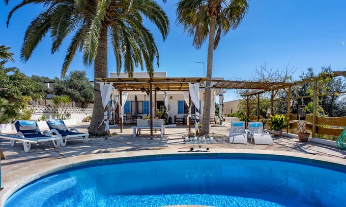 Cala Llombards House | 110 m² House ∙ 2 bedrooms ∙ 4 guests