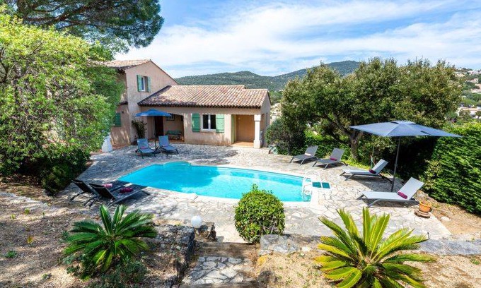 Plage de la Garonnette House | 110 m² House ∙ 4 bedrooms ∙ 8 guests