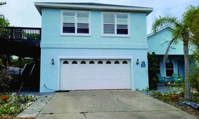 Vilano Beach Apartment | 1100 Sq Ft One Bedroom - 1 Block to Uncrowded Beach