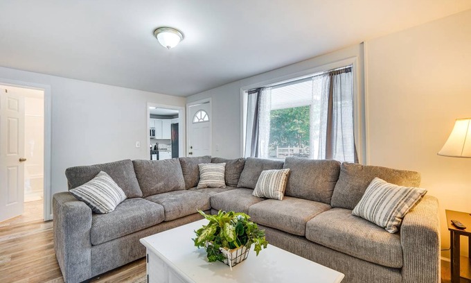 Glens Falls House | 111 m² House ∙ 4 bedrooms ∙ 8 guests