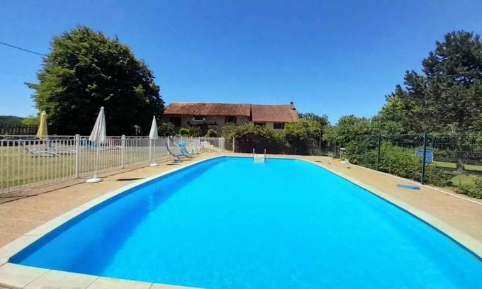 Saint-Saud-Lacoussiere House | 115 m² House ∙ 3 bedrooms ∙ 6 guests