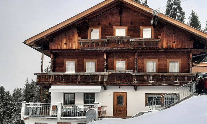 Holdernach House | 120 m² Farmhouse ∙ 4 bedrooms ∙ 10 guests