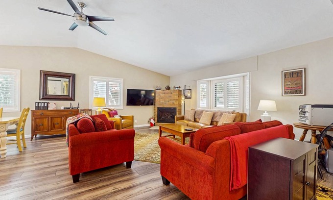 Ridgewood House | 128 m² House ∙ 3 bedrooms ∙ 7 guests