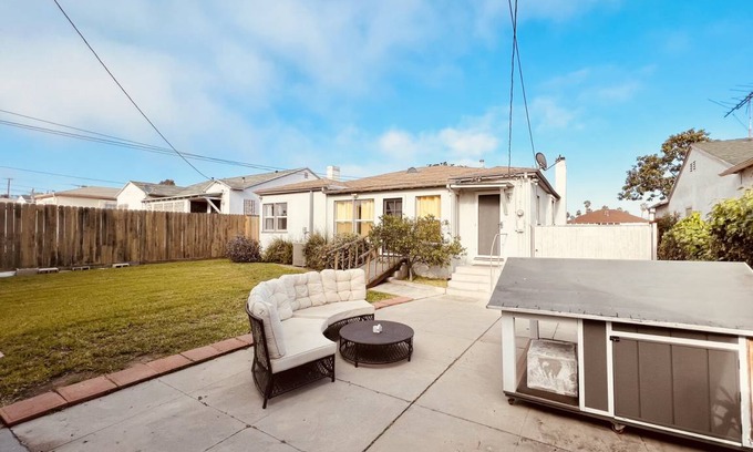 View Park-Windsor Hills House | 130 m² House ∙ 3 bedrooms ∙ 3 guests