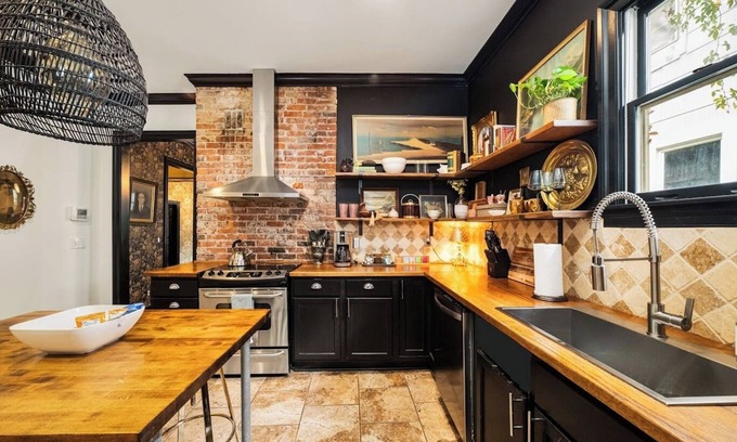 Eastwood House | 15% Off Sept - Min 2 Downtown, Spa, Great Reviews!