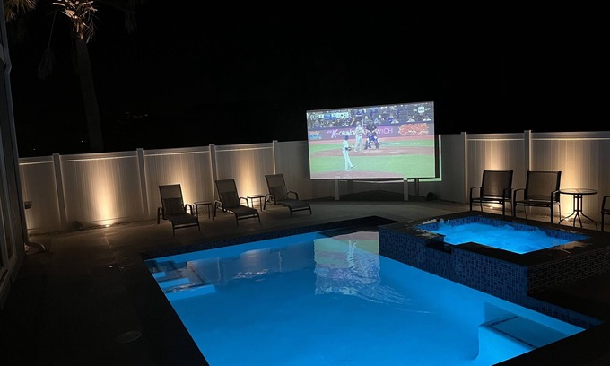 Mid Island House | 15% Wkly Disct thru DEC 19 Great Rates! ⚾️Roy Hobbs dates avail Beach🏖️ 2min walk!