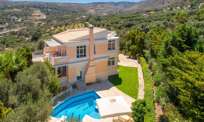 Agia Triada Villa | 150 m² Villa ∙ 5 bedrooms ∙ 10 guests