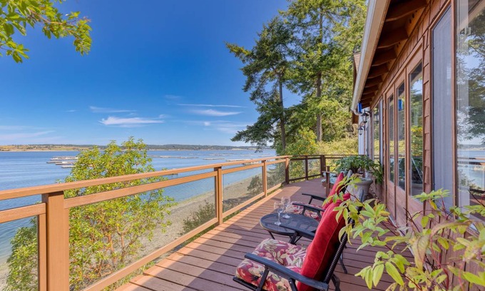 Coupeville House | 160 m² House ∙ 2 bedrooms ∙ 8 guests