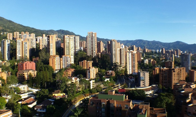 Las Lomas I Condo | ★17th Floor★Coolest building in Medellin★RoofTop Pool/Jacuzzi/Gym★Amazing Views★