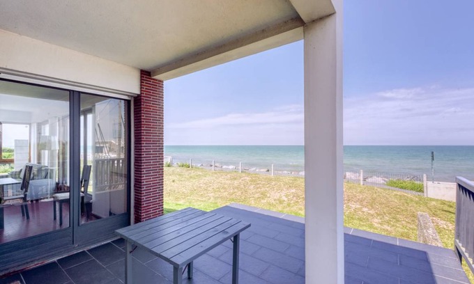 Ver-sur-Mer House | 180 m² House ∙ 6 bedrooms ∙ 12 guests