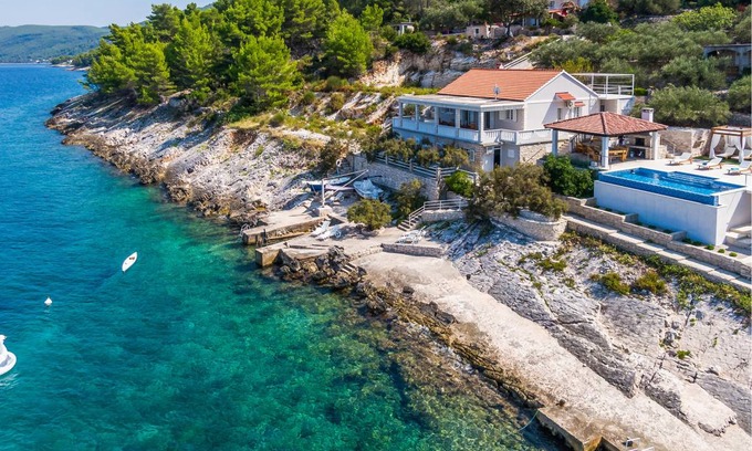 Prigradica House | 185 m² House ∙ 5 bedrooms ∙ 10 guests