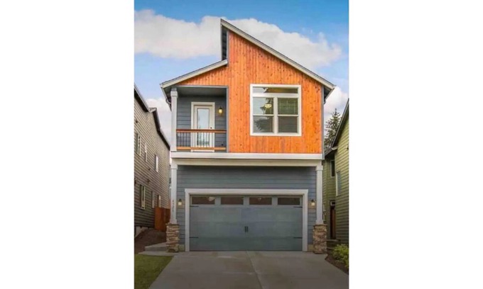 Pleasant Valley House | 2,100 SqFt Contemporary Home W/Jacuzzi & Fire Pit