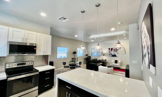 Encanto House | 2 Bedroom 2 Bath Home in Historic Neighborhood